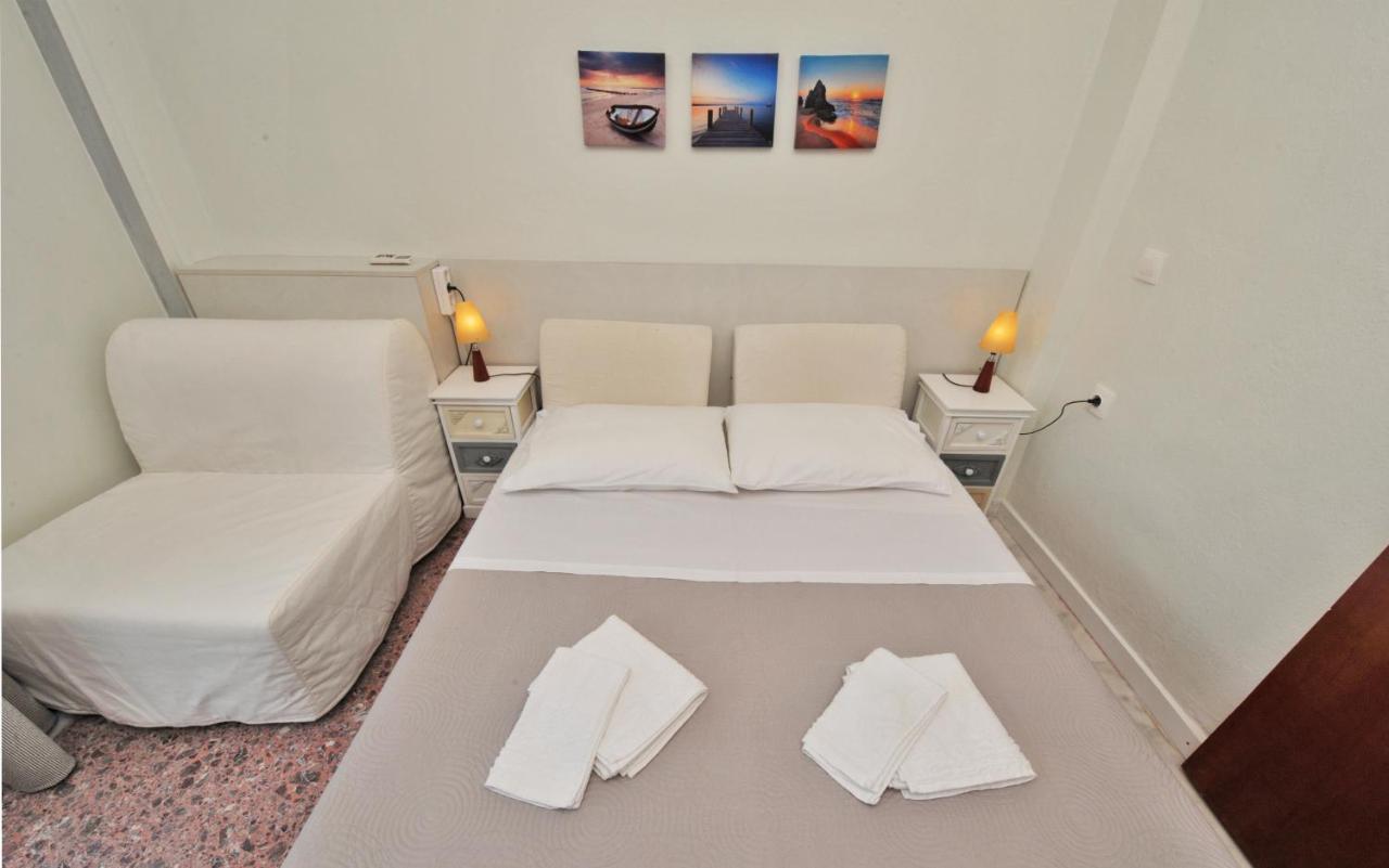 Themis 40 Steps From Beach Paralia Dionysiou Exterior foto